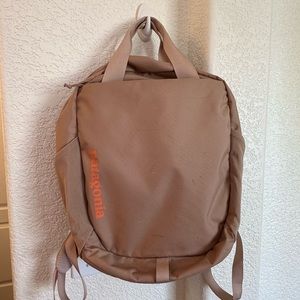 Patagonia Atom 20L tote pack